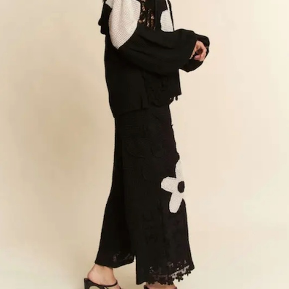 NEW Davi & Dani Waffle Knit Wide Leg Pants with Flower Patch & Lace Size L,M & S - Picture 8 of 15